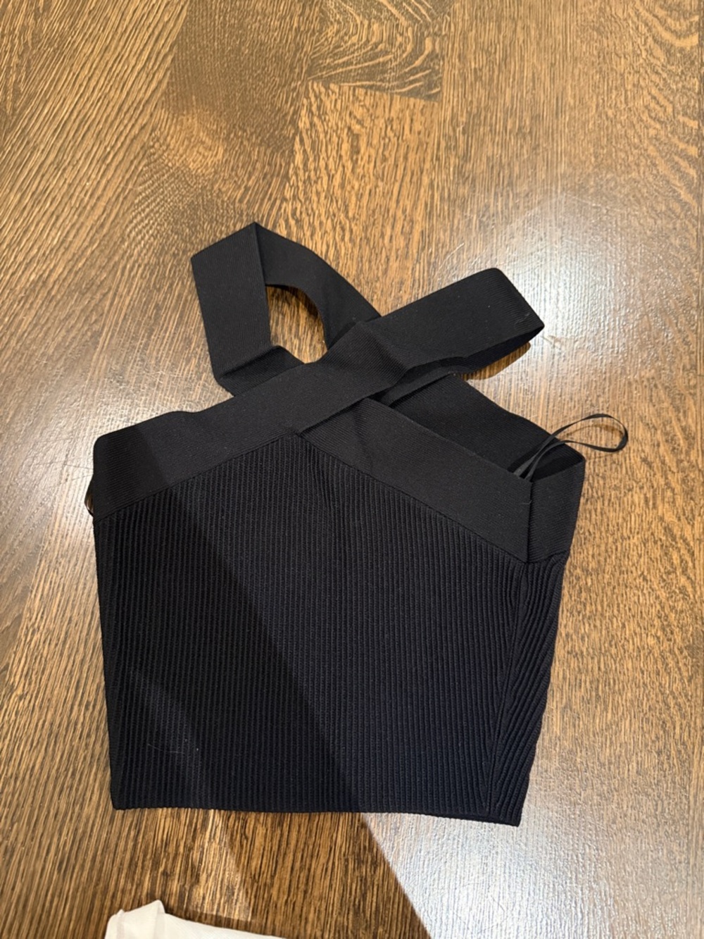 Babaton Black Ribbed Crossback Crop Tank - Picture 3 of 3